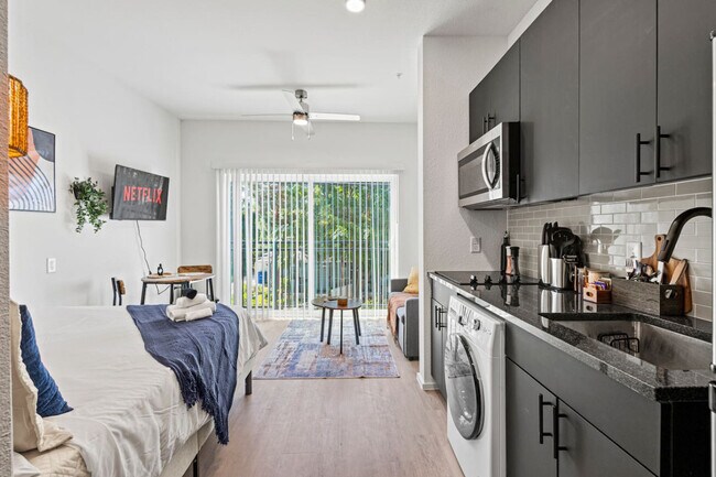 Foto del edificio - 596 W 9th St