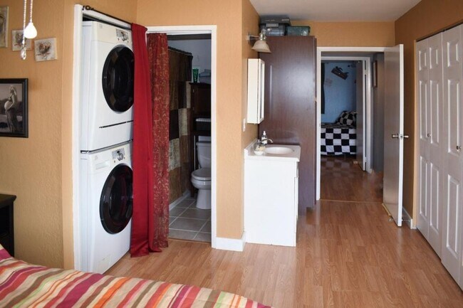 Building Photo - 75-5863 Kuakini Hwy, Unit 112