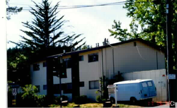 Foto del edificio - 6111 Montecito Blvd