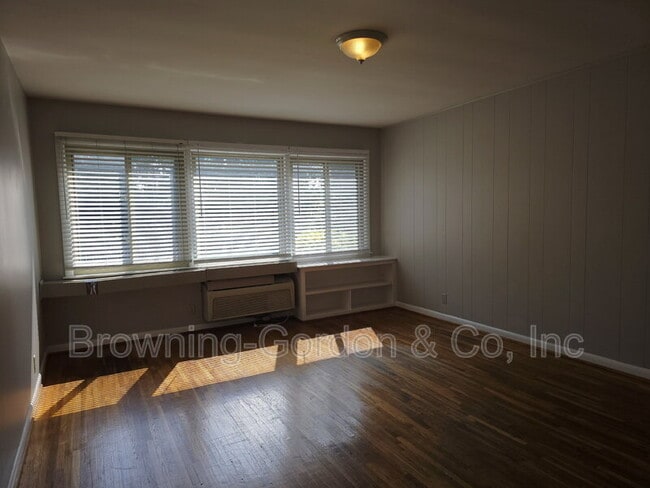 Building Photo - 2020 Beech Ave