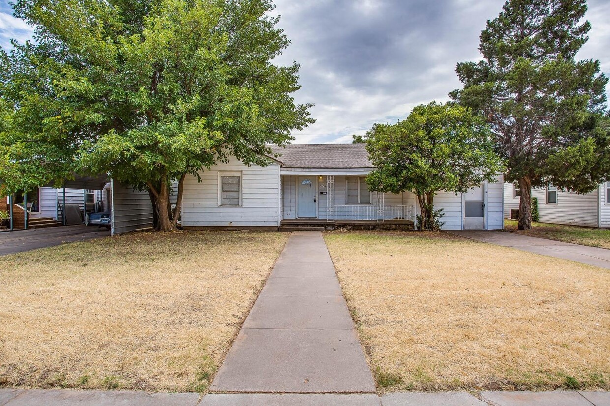 Foto principal - 2705 33rd St