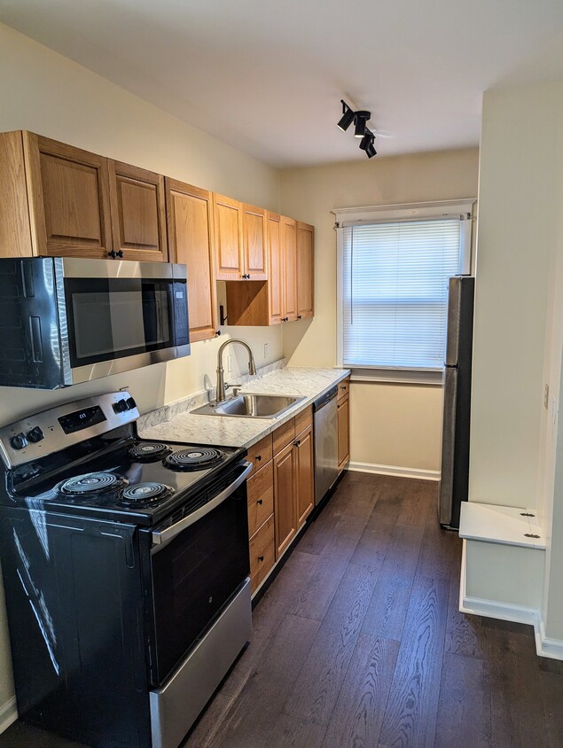 138 Adams St Unit Apt A, Rochester, Ny 14608 - Apartments In Rochester 