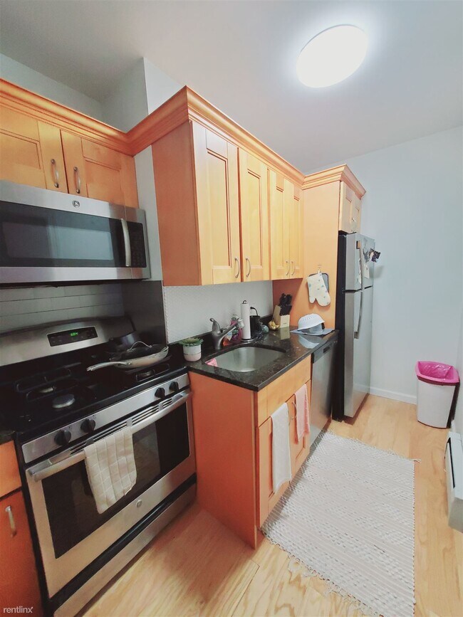 Building Photo - 1 br, 1 bath Condo - 28 1st St Apt 2