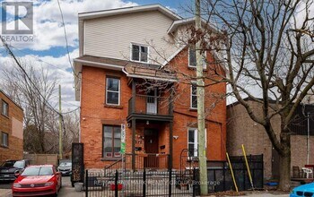 Building Photo - 172 Cobourg St