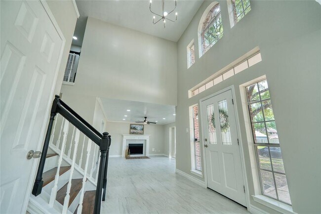 Building Photo - 619 Green Belt Dr
