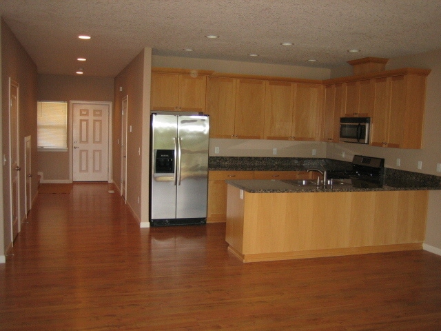 Building Photo - CARMELCREST895
