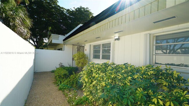 Foto del edificio - 8302 SW 81st Ter