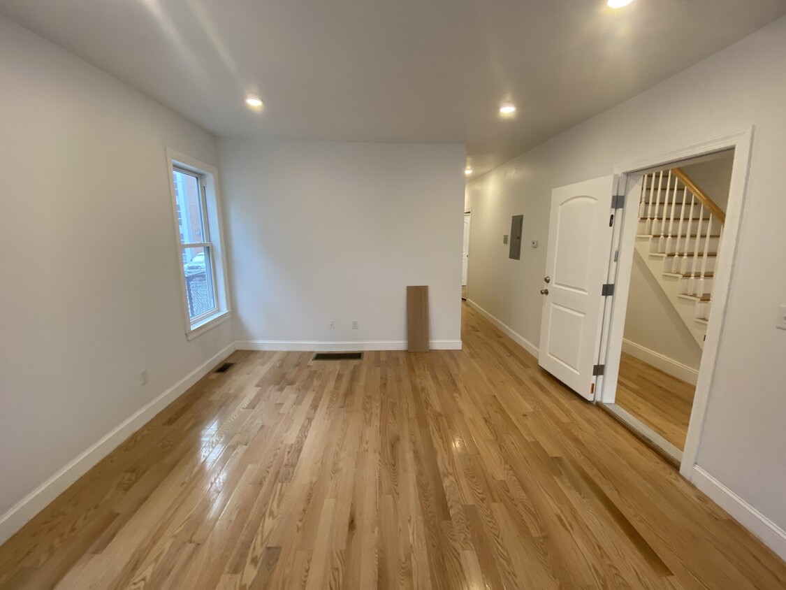 Foto principal - 143 Prospect St