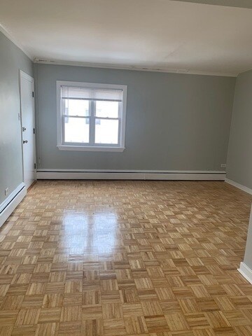 Foto del edificio - 2849 W Farragut Ave