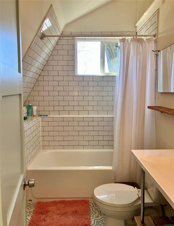 Foto del edificio - 2102 Travis Heights Blvd