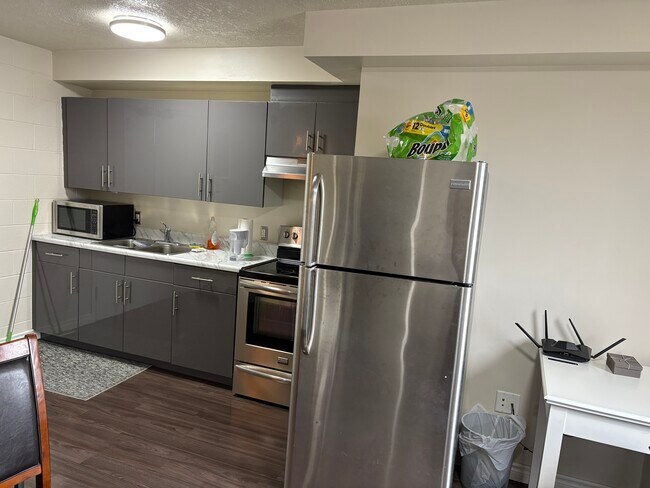 Photo du bâtiment - Bachelor-570 King St W