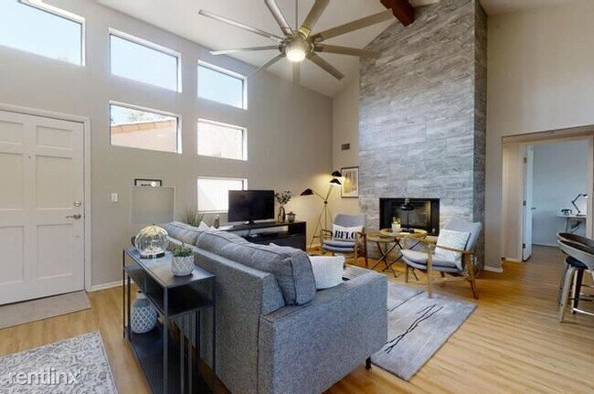 Building Photo - 5051 N Sabino Canyon Rd