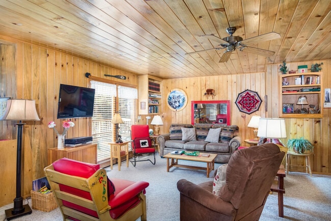 Building Photo - 8041 Woodpecker Way