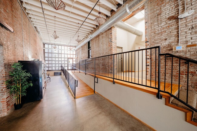 Building Photo - Abernathy Lofts