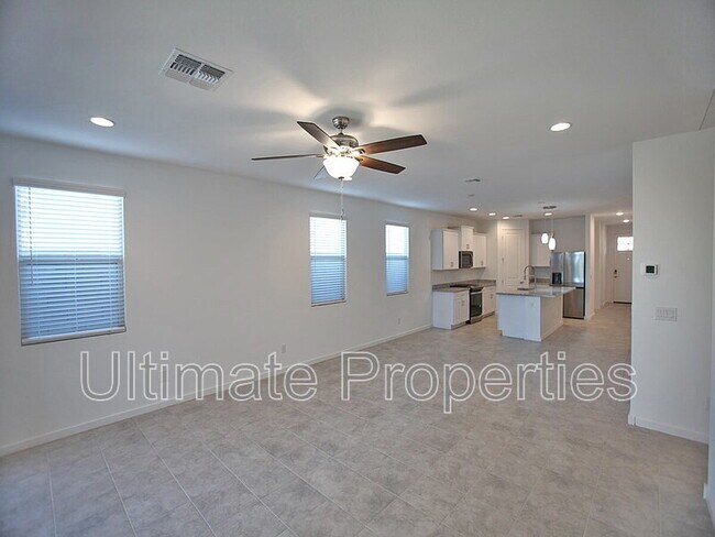 Building Photo - 12655 W Country Club Trail