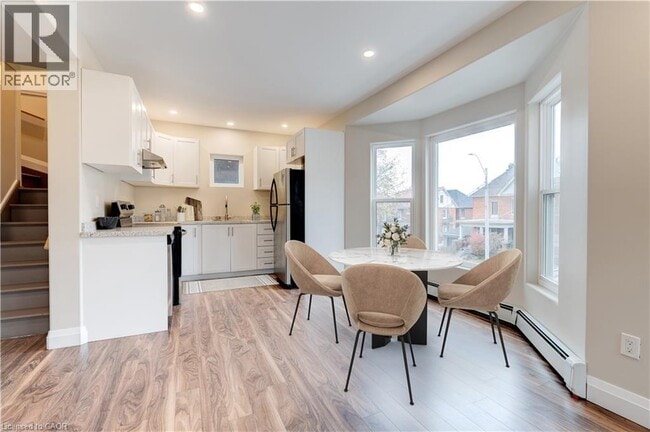 Building Photo - 152 Sanford Ave S