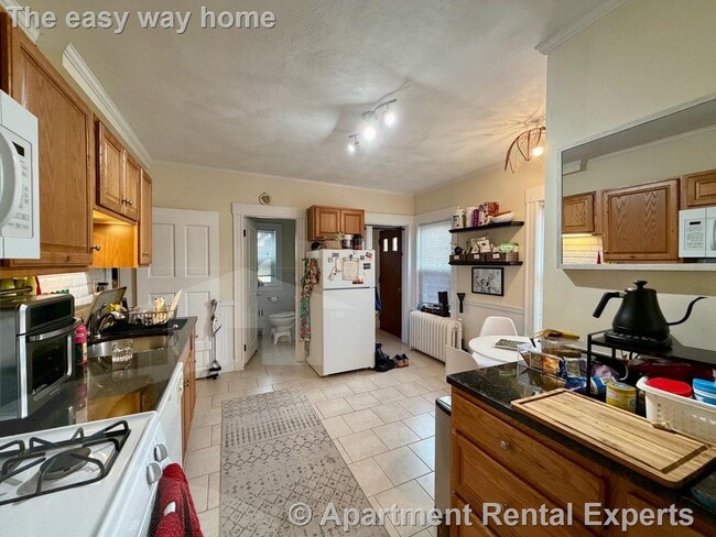 Building Photo - 134 N Union St