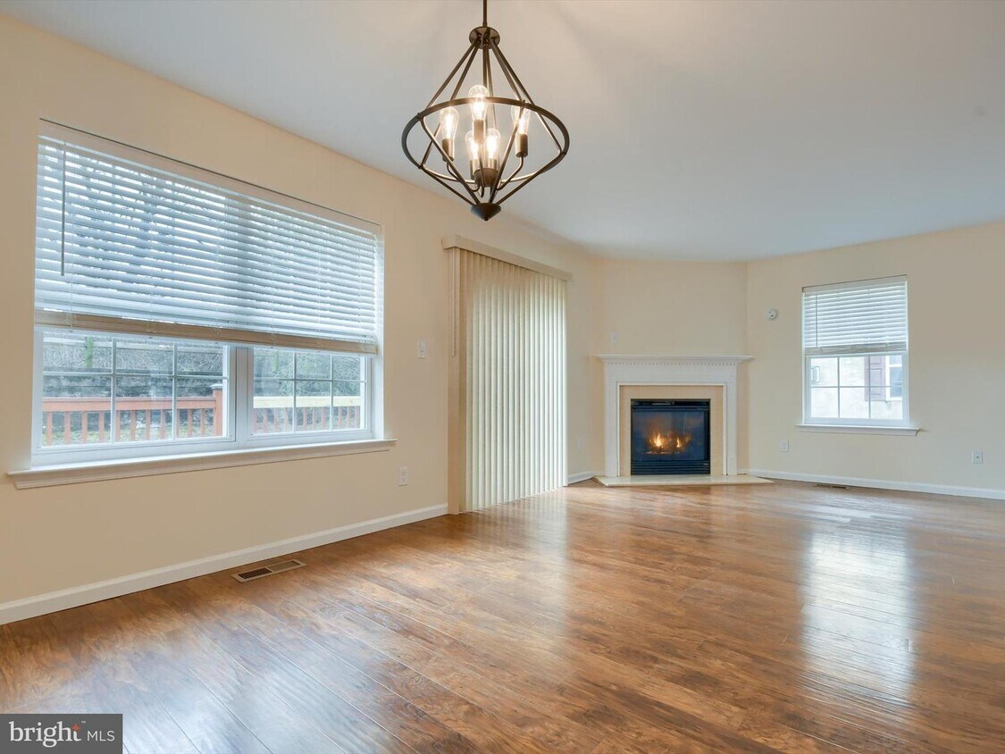 Foto principal - 931 Avondale Dr