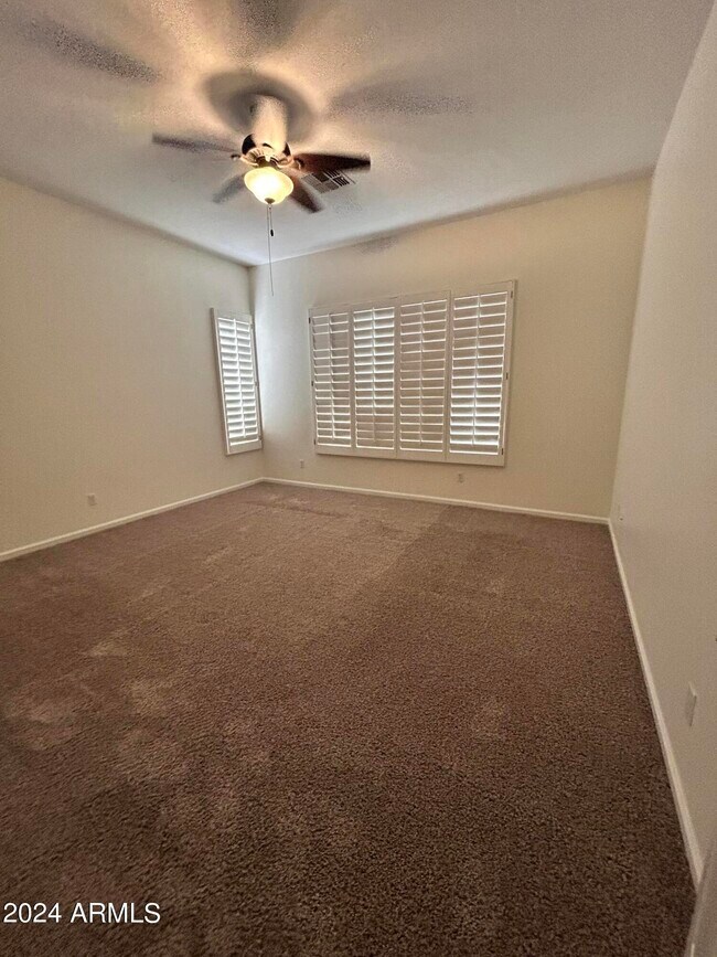 Building Photo - 7220 W El Cortez Pl