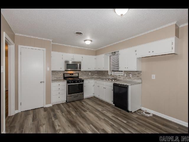 Foto del edificio - 4716 Buckingham Pl