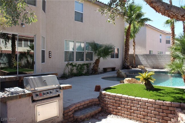 Foto del edificio - 7916 Lisa Marie Ct