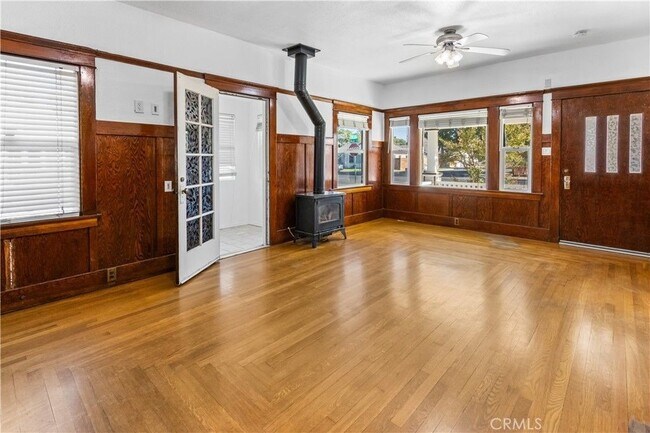 Foto del edificio - 77 E Main St