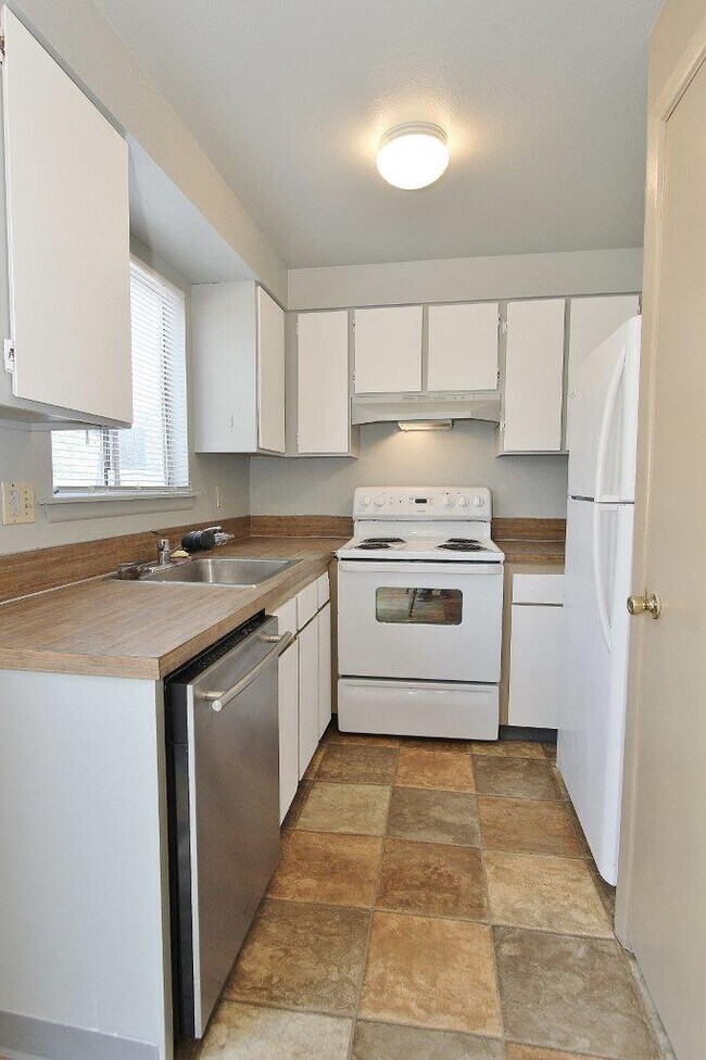 Foto del edificio - 824 W 7th St