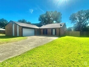 Building Photo - 14814 Croxton Dr
