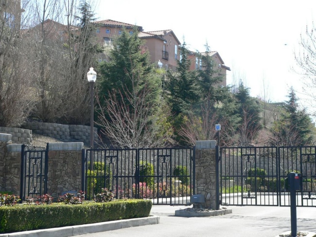 Building Photo - 8404 Benavente Ct