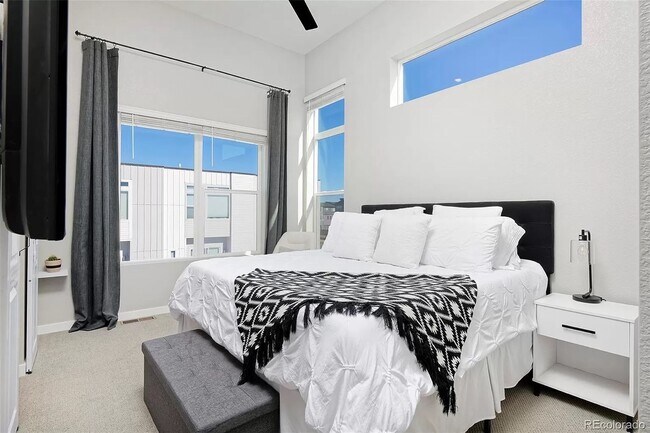 Foto del edificio - 1660 West 67th Cir