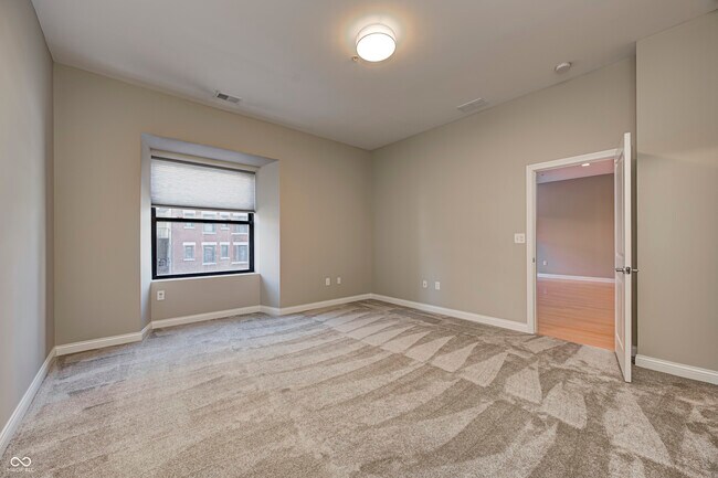 Foto del edificio - 350 N Meridian St