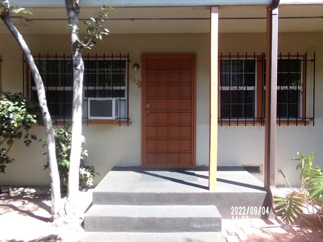 Foto del edificio - 11618 Riverside Dr