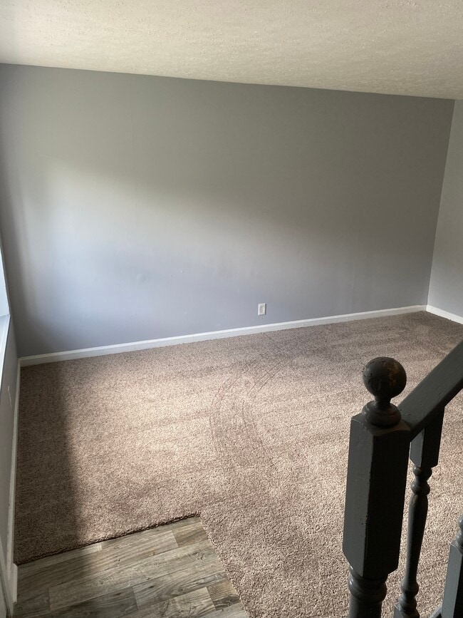 Foto del edificio - 738 Flint Ridge Dr