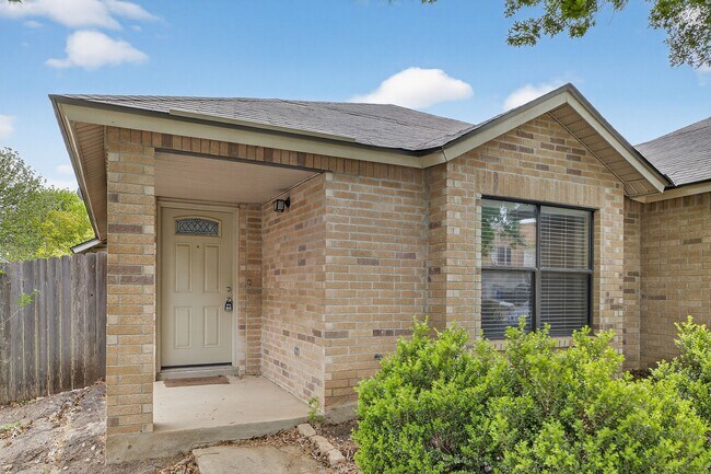 Foto del edificio - 10526 Bluegrass Pond