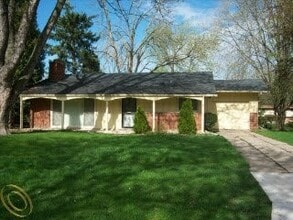 Building Photo - 29606 Westbrook Pkwy