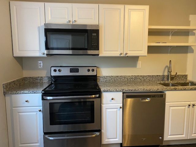 Building Photo - Great Remodeled Madison Rental