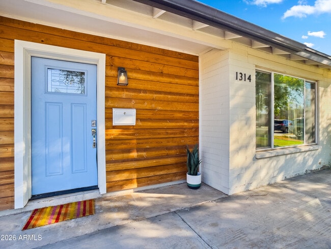 Building Photo - 1314 W Elm St