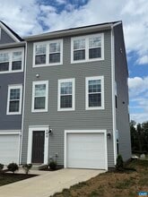 Building Photo - 369 Willowshire Ct