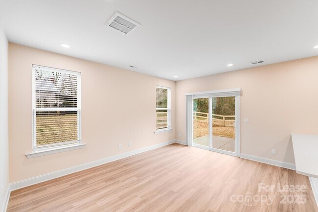 Foto del edificio - 645 Brookwood St