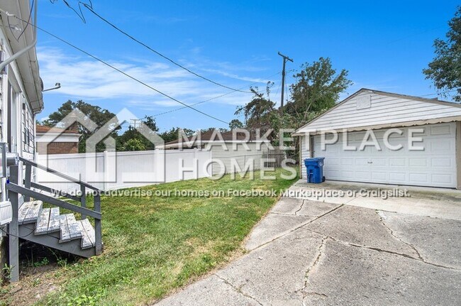 Foto del edificio - 8460 Chalmers Ave