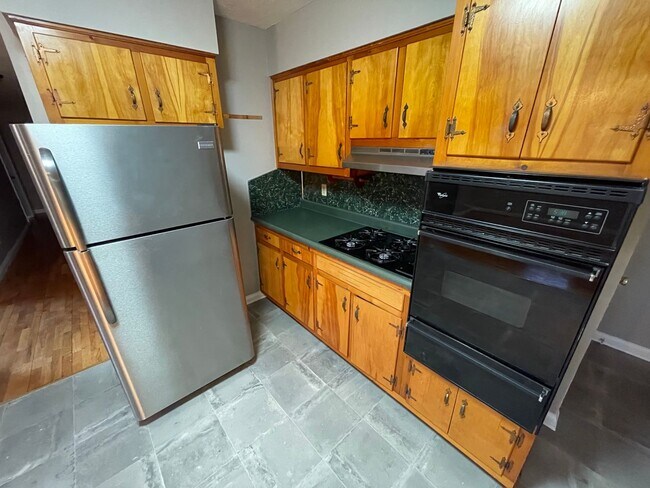 Foto del edificio - Brick Home w/ Detached Garage For Rent Shelbyville
