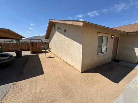 Foto del edificio - 6330 Mesquite Ave