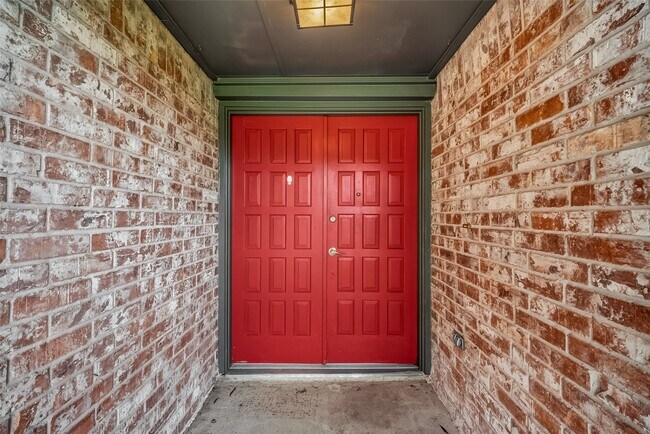 Building Photo - 16451 Cavendish Dr