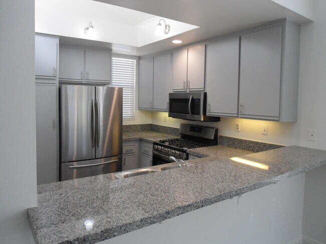New appliances! - 3160 Puesta Del Sol Ct