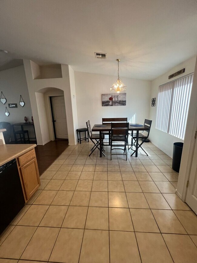 Building Photo - Call To See How Can You Can Make This Sout...