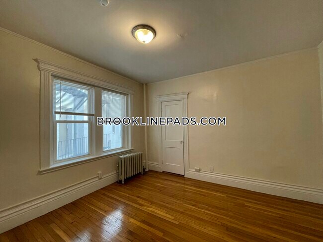 Building Photo - 1111 Beacon St.