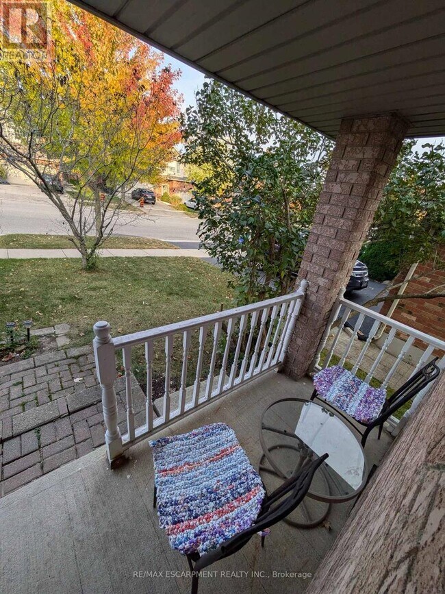 Photo du bâtiment - 218 Dearborn Blvd