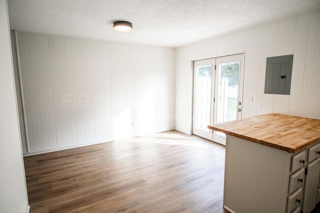 Foto del edificio - 3112 E Governor John Sevier Hwy