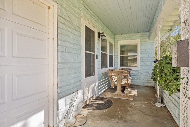 Building Photo - 108 Bonita Ave