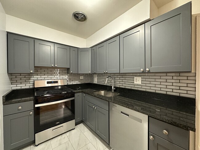 Foto del edificio - 1515 W Morse Ave